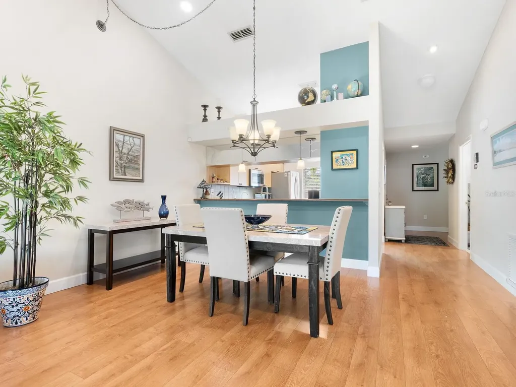 6103 Clubside Drive Sarasota FL 34243