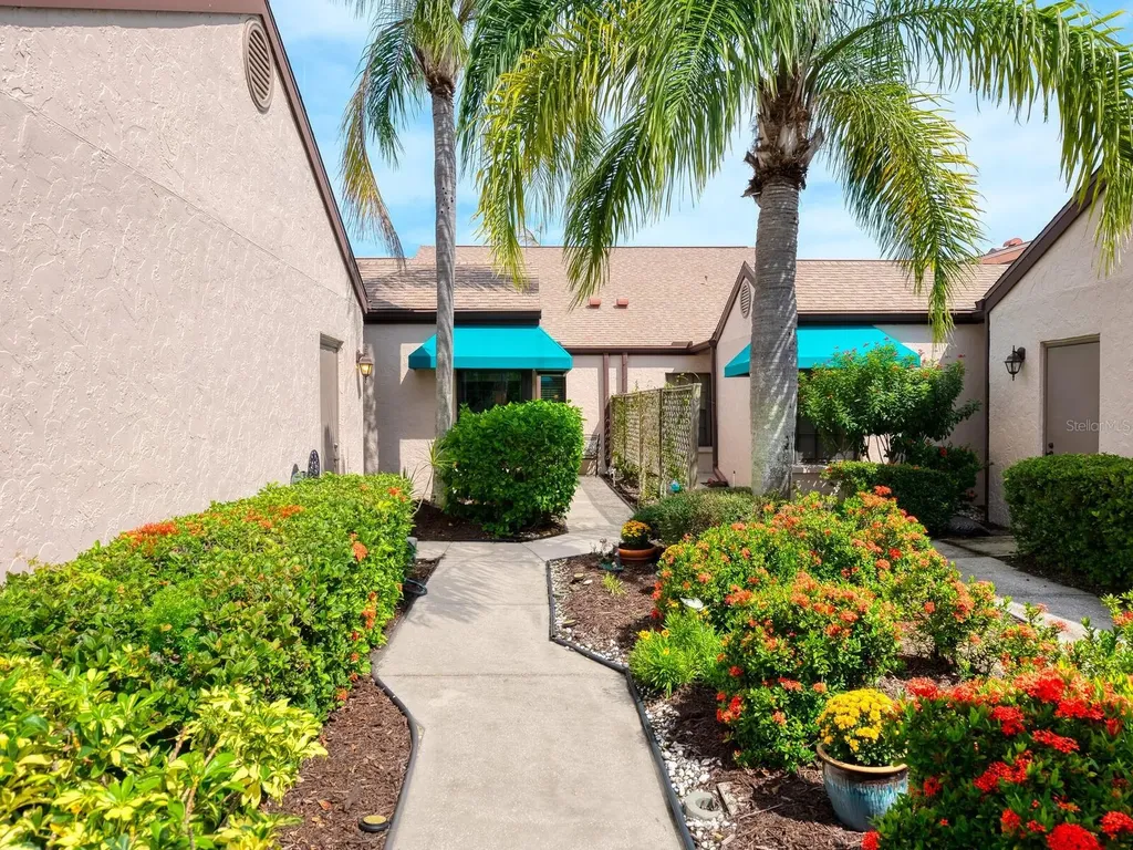 6103 Clubside Drive Sarasota FL 34243