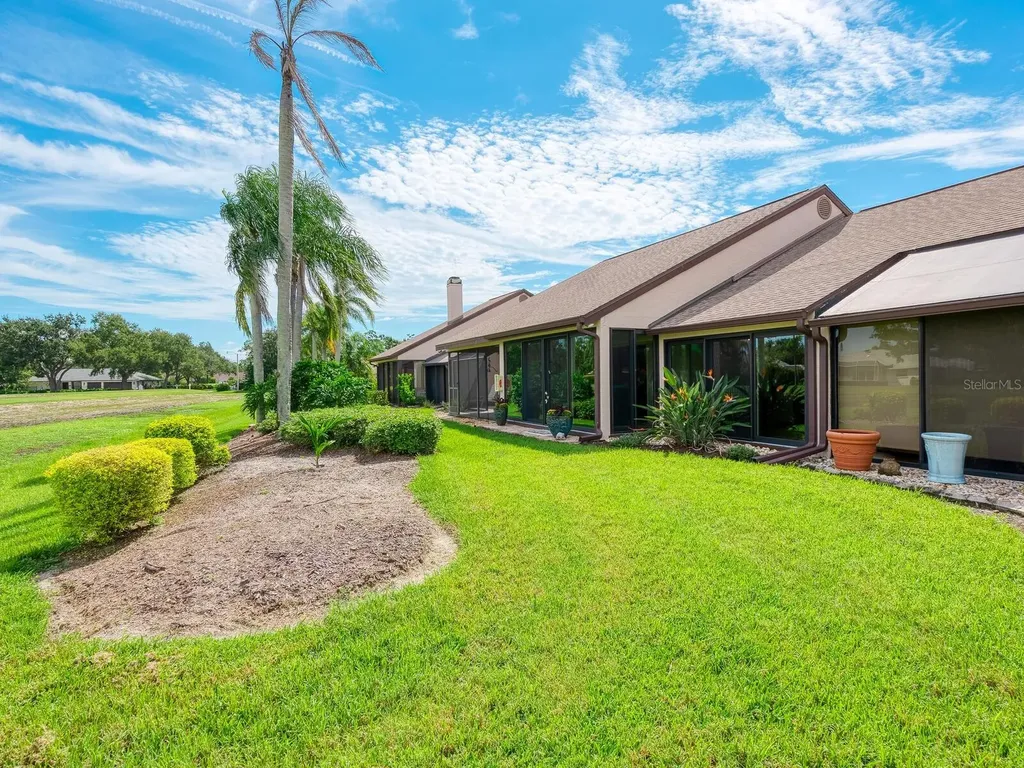 6103 Clubside Drive Sarasota FL 34243