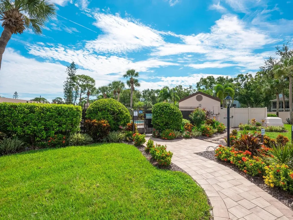 6103 Clubside Drive Sarasota FL 34243