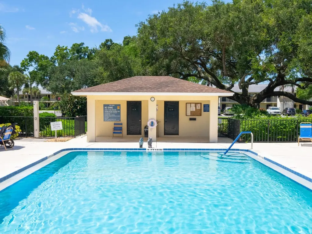 6103 Clubside Drive Sarasota FL 34243