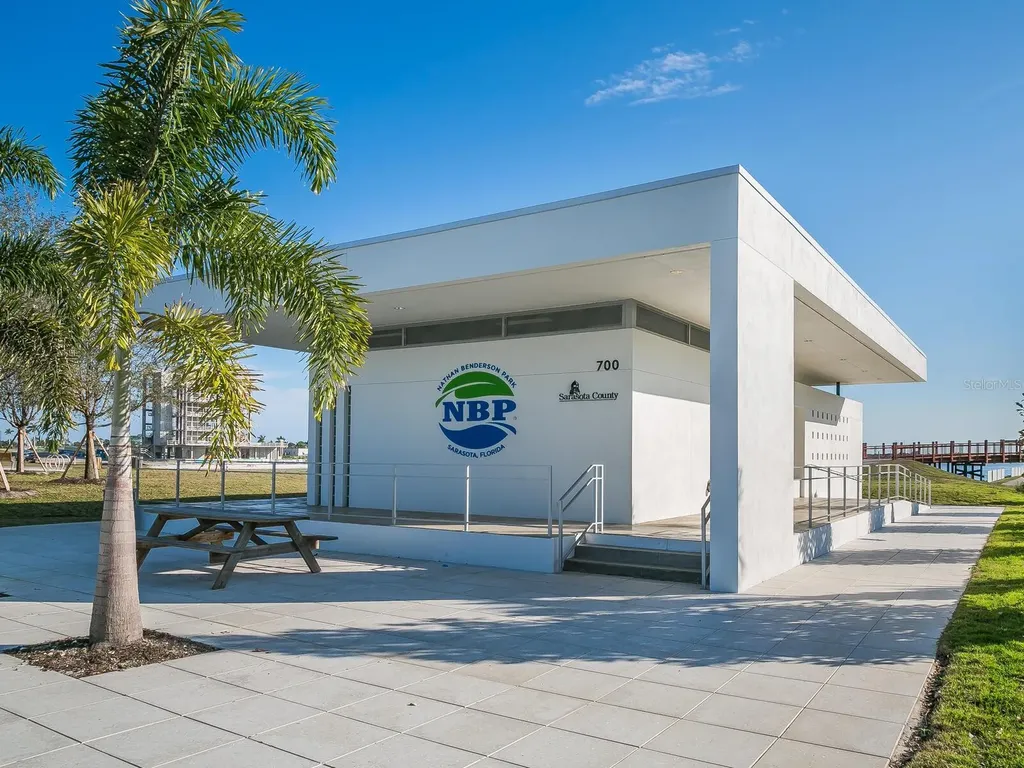 6103 Clubside Drive Sarasota FL 34243