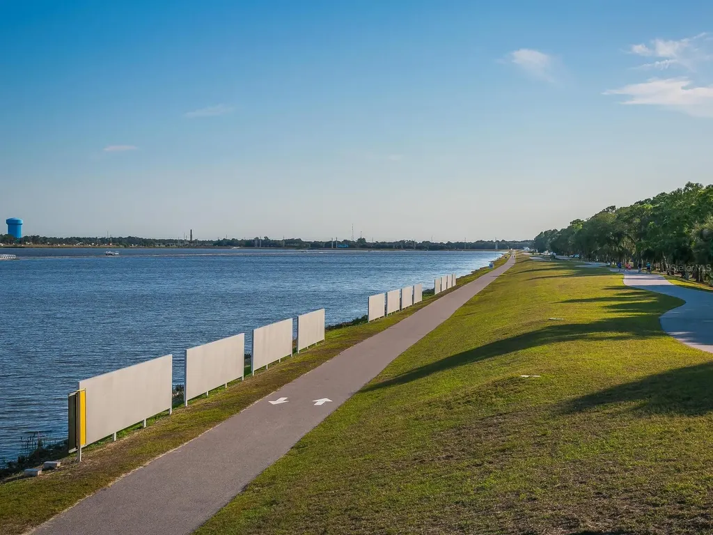 6103 Clubside Drive Sarasota FL 34243