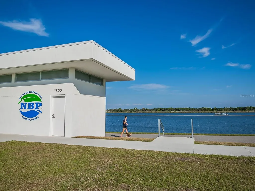 6103 Clubside Drive Sarasota FL 34243