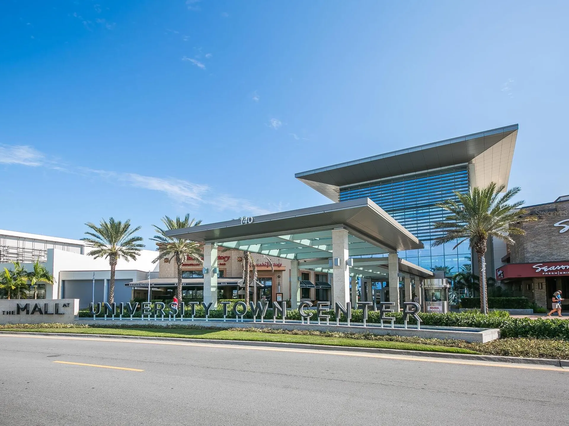 6103 Clubside Drive Sarasota FL 34243