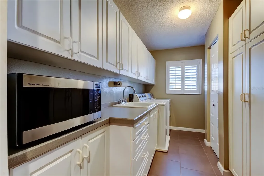 329 Club Manor Drive Sun City Center FL 33573