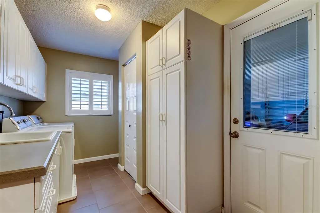 329 Club Manor Drive Sun City Center FL 33573