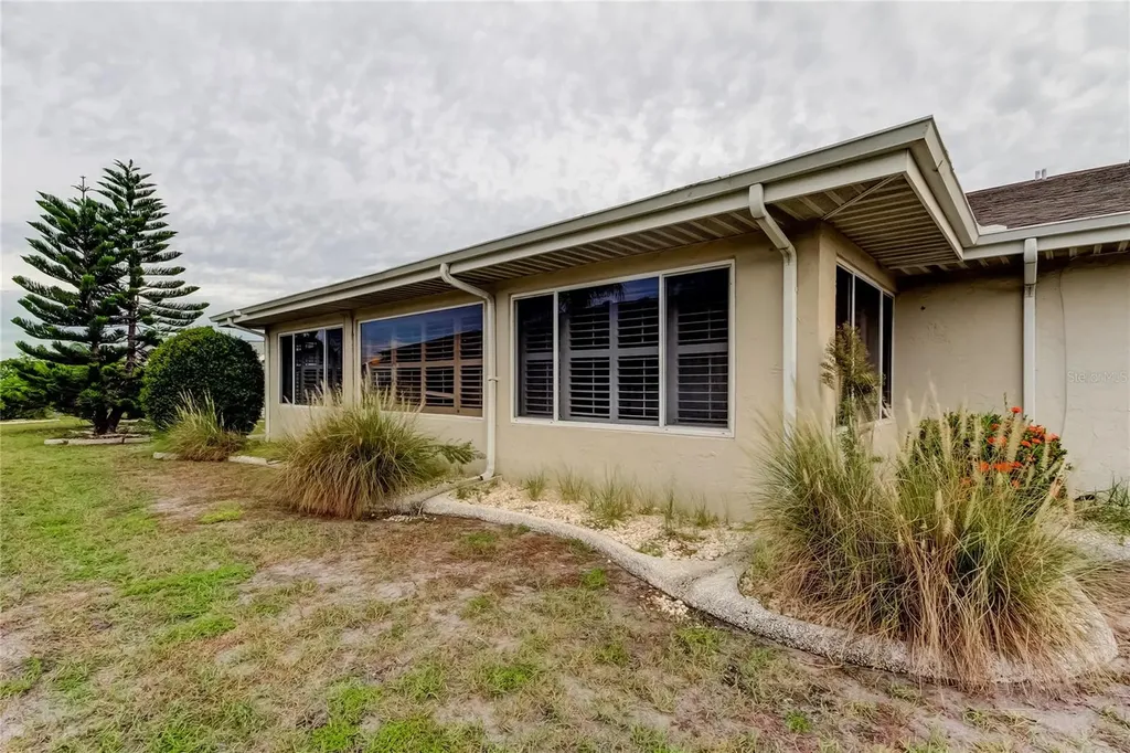 329 Club Manor Drive Sun City Center FL 33573
