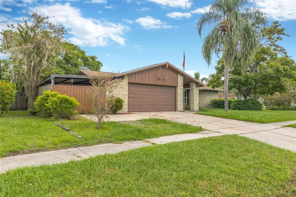 802 Centerwood Court Brandon FL 33511