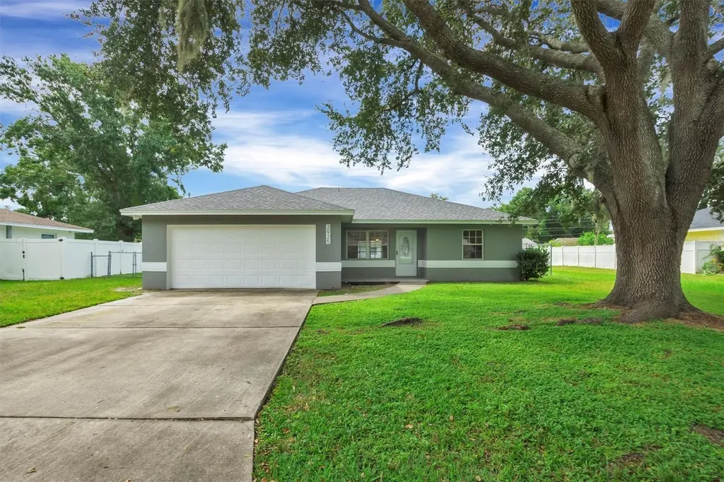 2925 Delrose Drive N Lakeland FL 33805