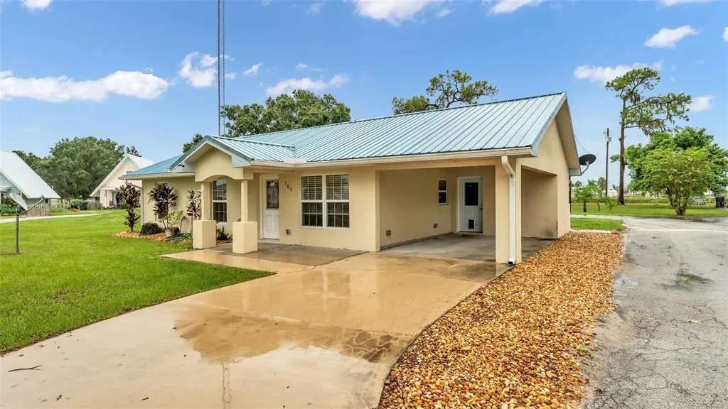 701 Keen Road Frostproof FL 33843