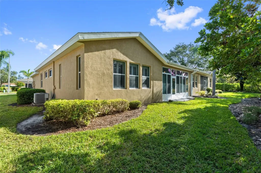2404 Kensington Greens Drive Sun City Center FL 33573