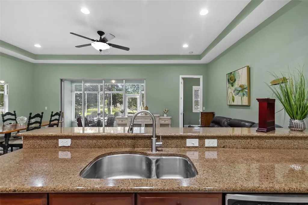 2404 Kensington Greens Drive Sun City Center FL 33573