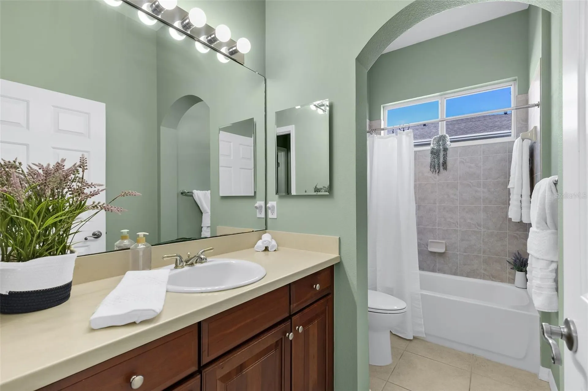 2404 Kensington Greens Drive Sun City Center FL 33573