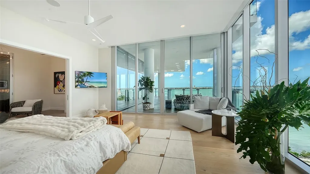 605 S Gulfstream Avenue Sarasota FL 34236