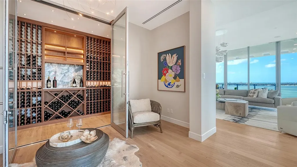 605 S Gulfstream Avenue Sarasota FL 34236