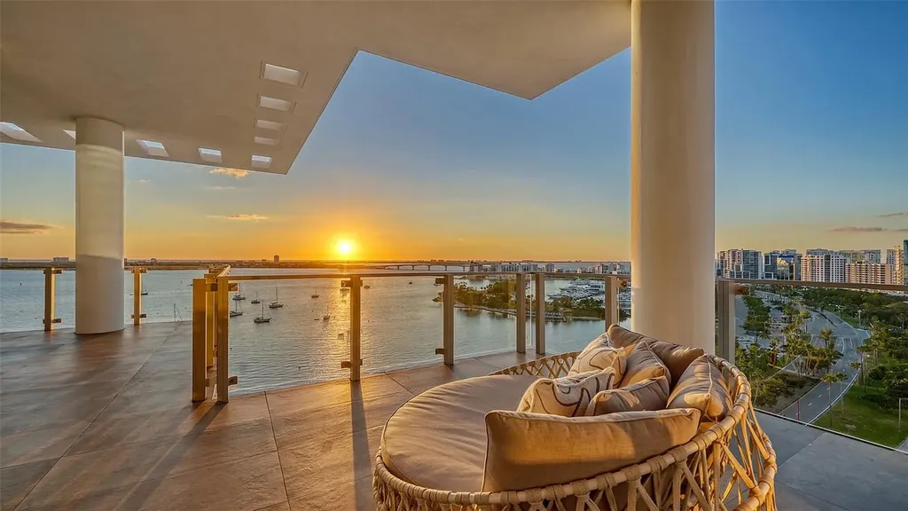 605 S Gulfstream Avenue Sarasota FL 34236