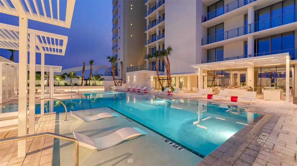 605 S Gulfstream Avenue Sarasota FL 34236