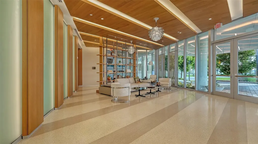 605 S Gulfstream Avenue Sarasota FL 34236