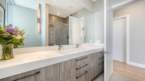605 S Gulfstream Avenue Sarasota FL 34236