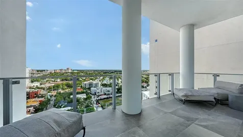 605 S Gulfstream Avenue Sarasota FL 34236