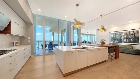 605 S Gulfstream Avenue Sarasota FL 34236