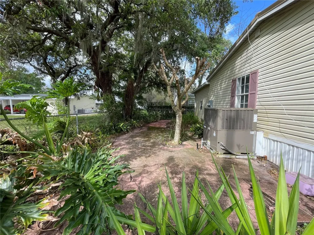 14228 Mistletoe Way Astatula FL 34705