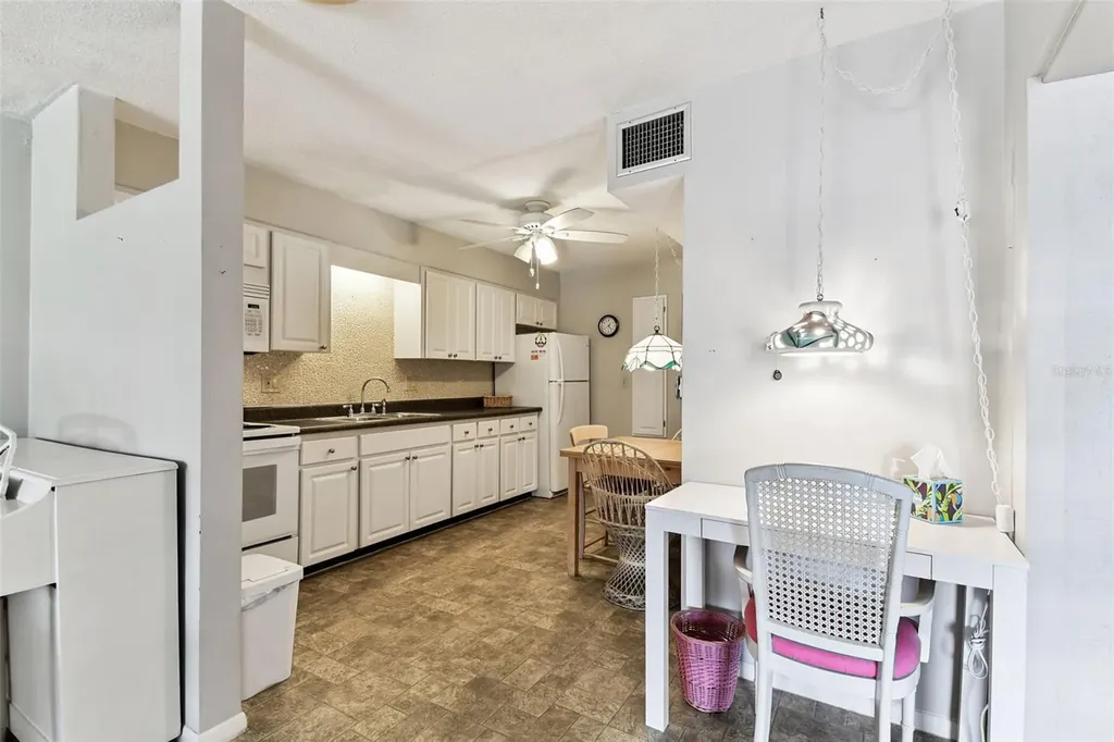 250 Rosery Road NW Largo FL 33770