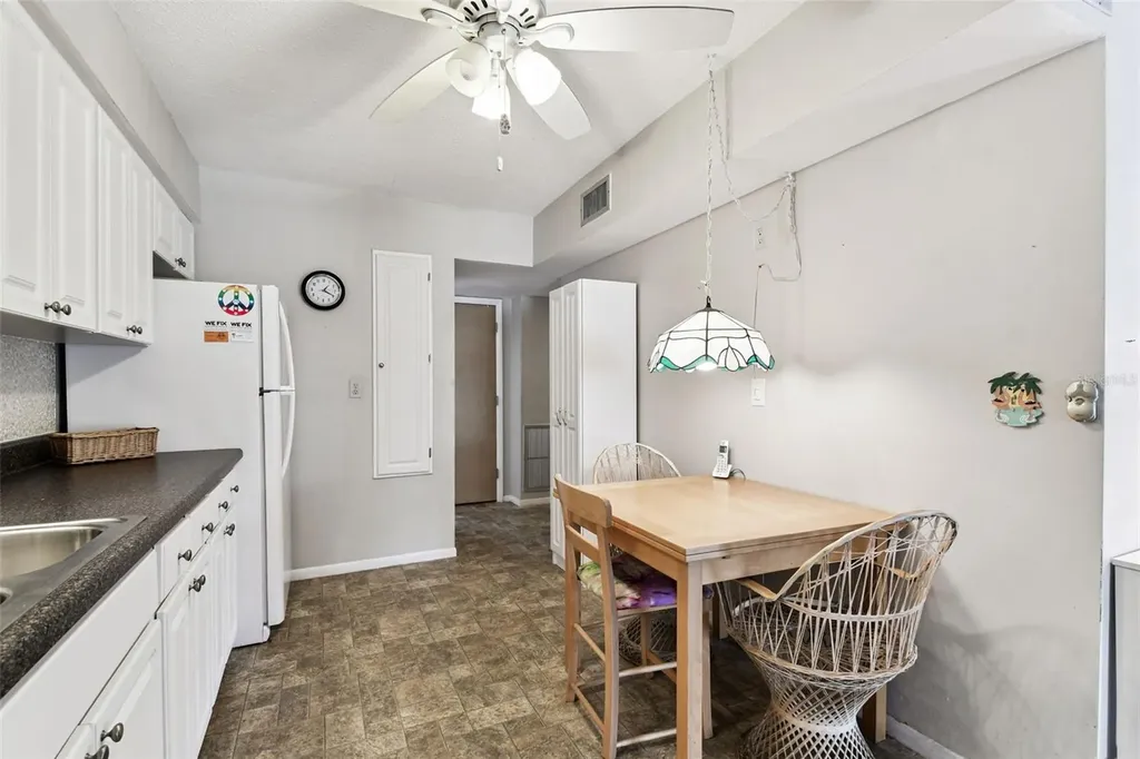 250 Rosery Road NW Largo FL 33770