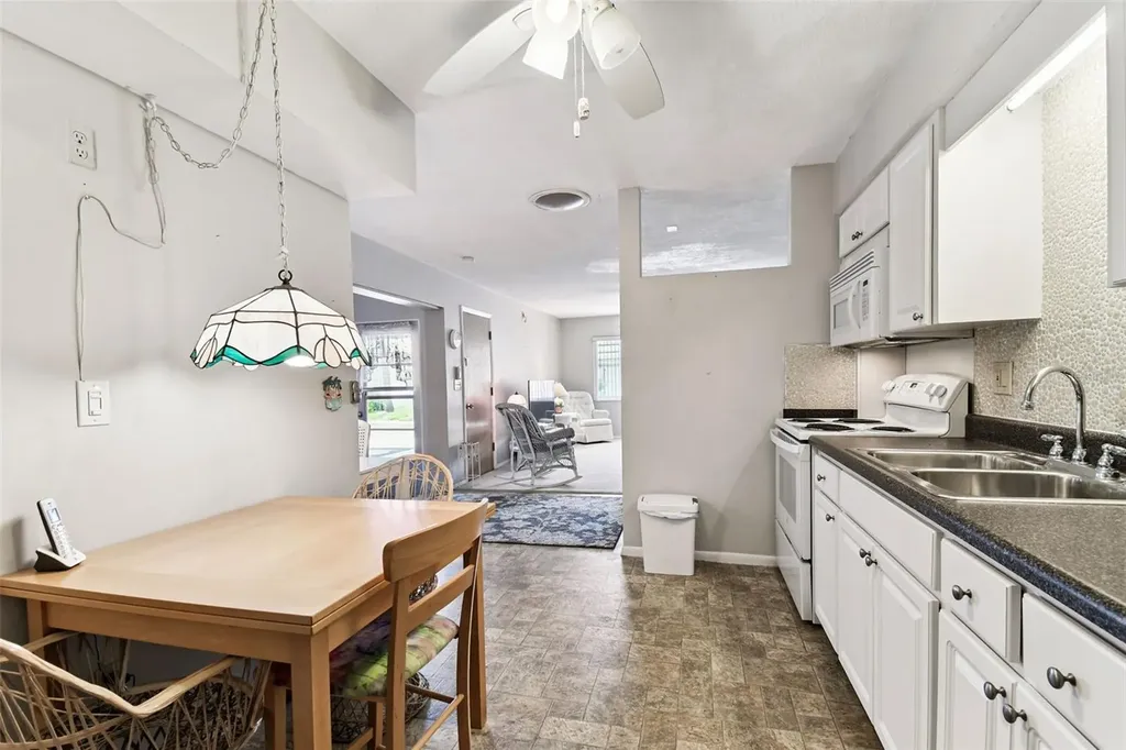 250 Rosery Road NW Largo FL 33770