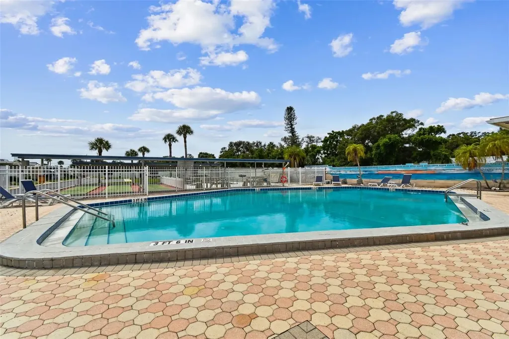250 Rosery Road NW Largo FL 33770