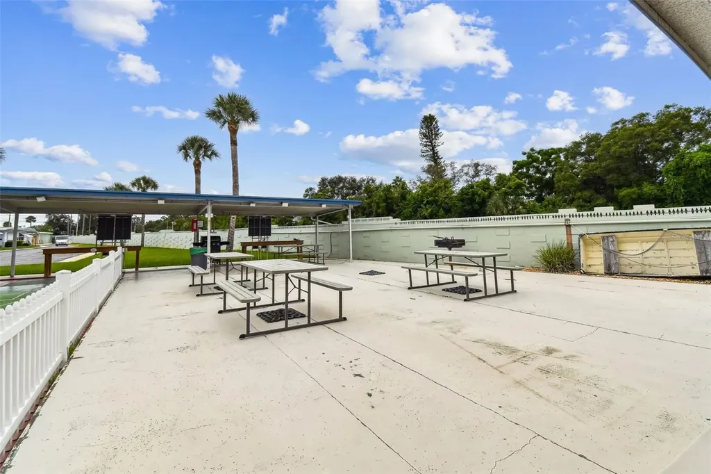 250 Rosery Road NW Largo FL 33770
