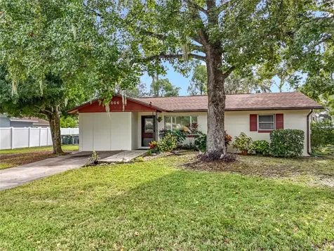 566 Wisteria Avenue Umatilla FL 32784