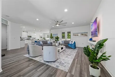 252 Samantha Ave, Auburndale FL 33823