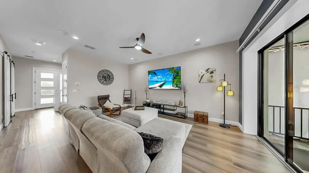 1406 Alhambra Drive Apollo Beach FL 33572