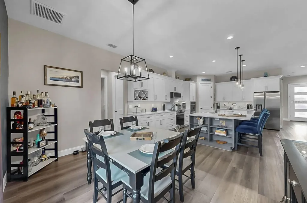 1406 Alhambra Drive Apollo Beach FL 33572