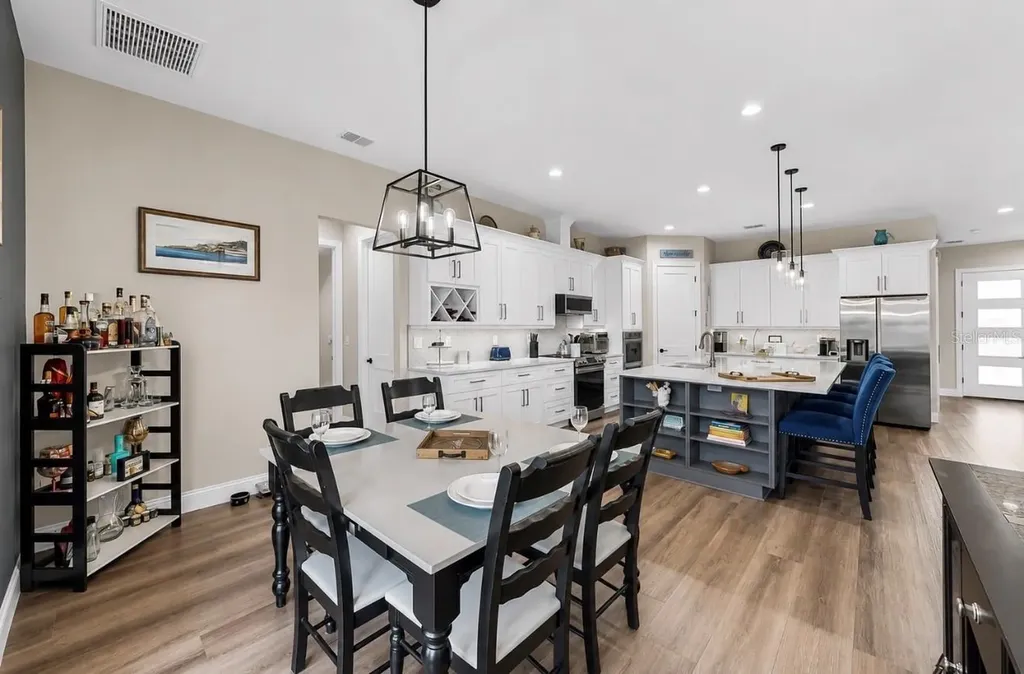 1406 Alhambra Drive Apollo Beach FL 33572