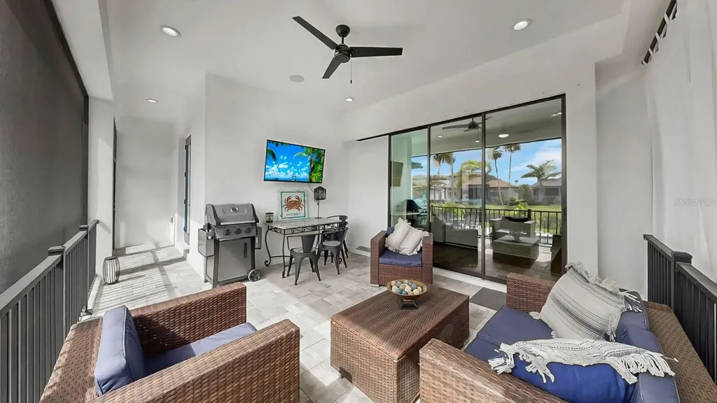 1406 Alhambra Drive Apollo Beach FL 33572