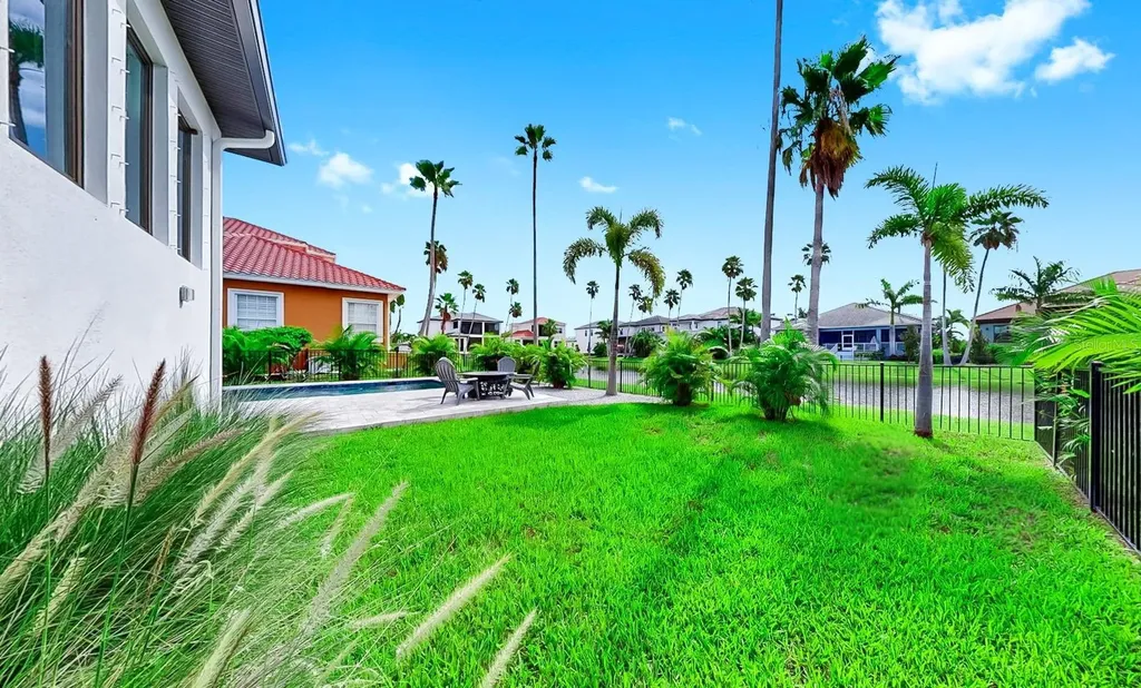 1406 Alhambra Drive Apollo Beach FL 33572