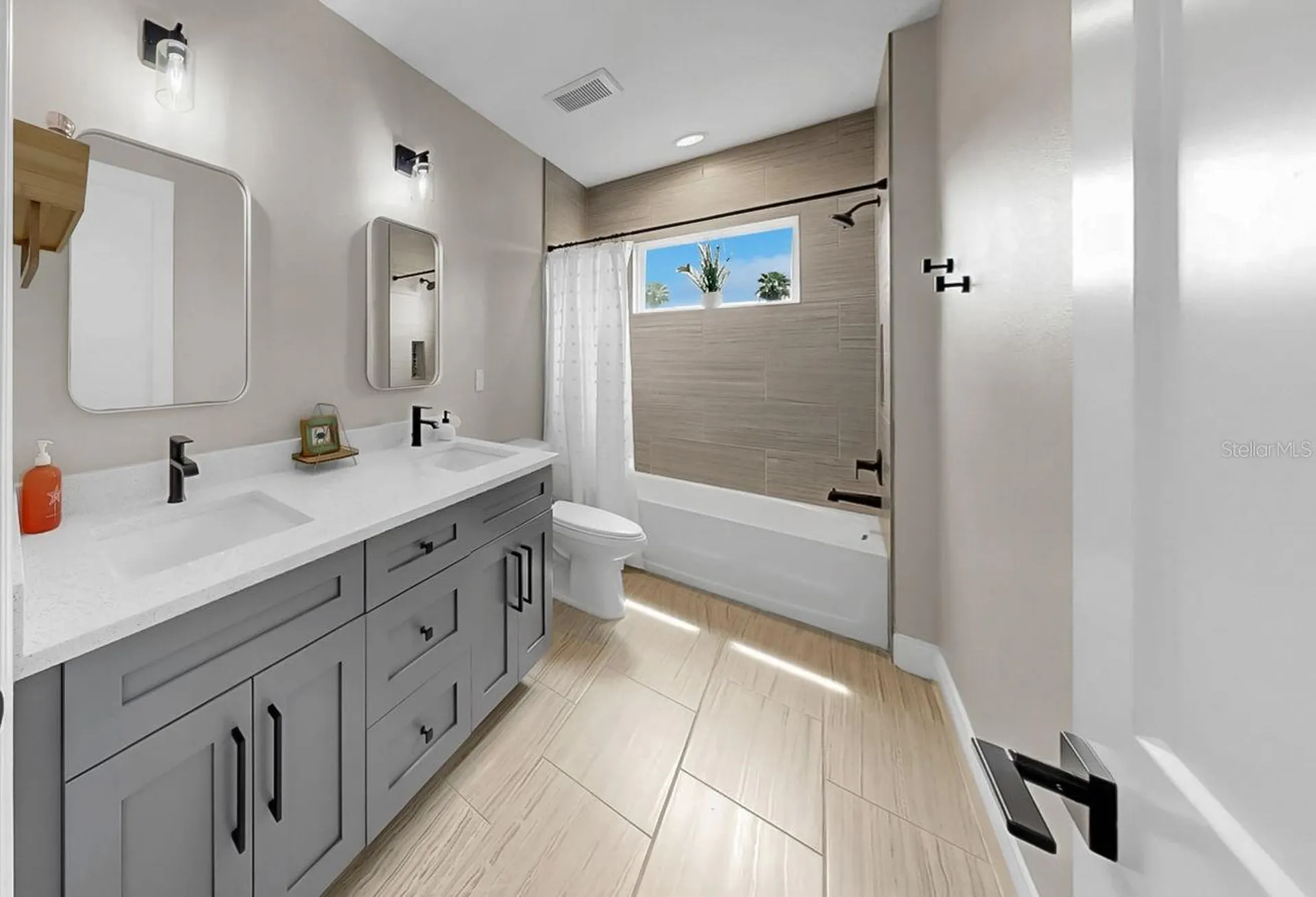 1406 Alhambra Drive Apollo Beach FL 33572