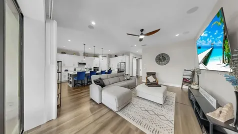 1406 Alhambra Drive Apollo Beach FL 33572