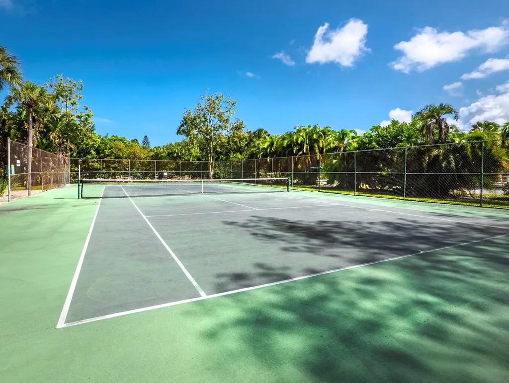 7105 Gulf Of Mexico Drive Longboat Key FL 34228