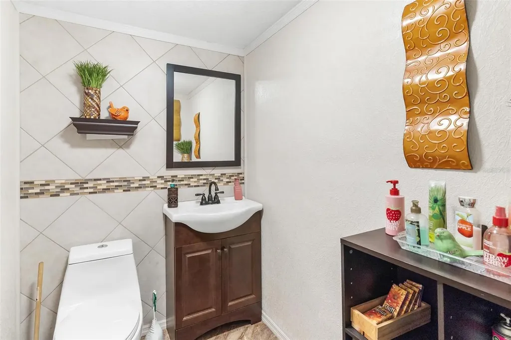 1024 W Main Street Leesburg FL 34748