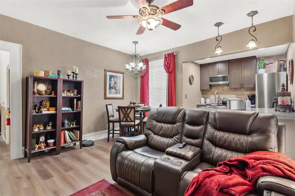 1024 W Main Street Leesburg FL 34748