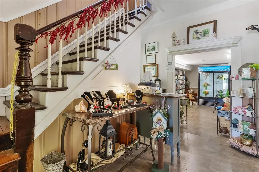 1024 W Main Street Leesburg FL 34748