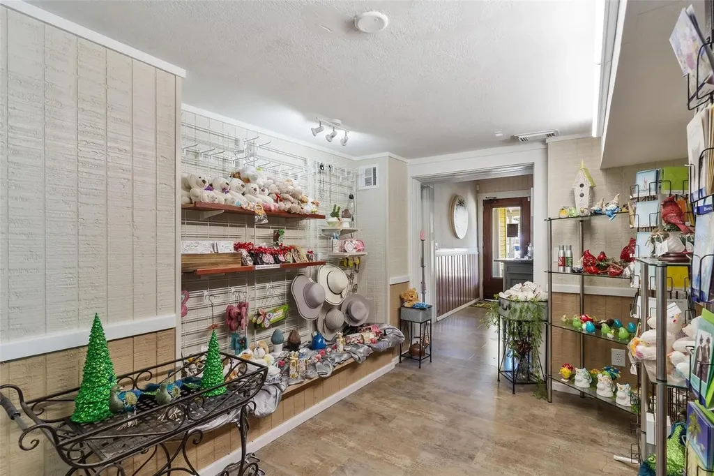 1024 W Main Street Leesburg FL 34748