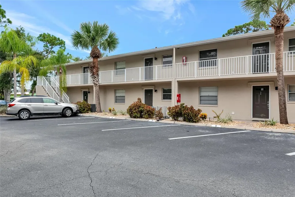 966 La Costa Circle Sarasota FL 34237