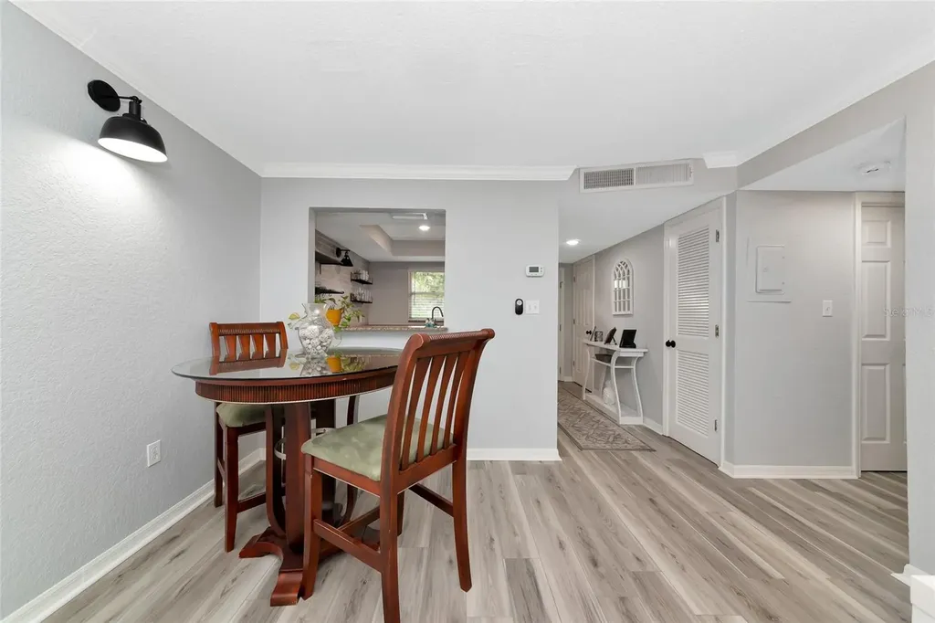 966 La Costa Circle Sarasota FL 34237