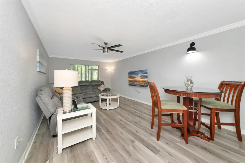 966 La Costa Circle Sarasota FL 34237