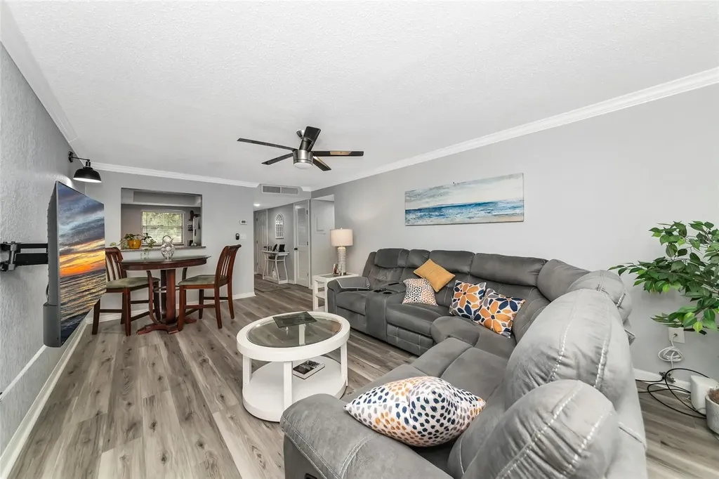 966 La Costa Circle Sarasota FL 34237